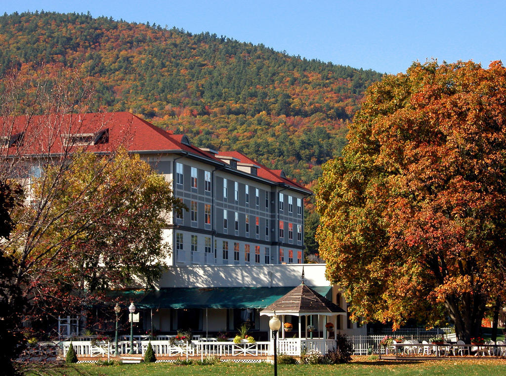 Fort William Henry Hotel Lake George Exterior foto