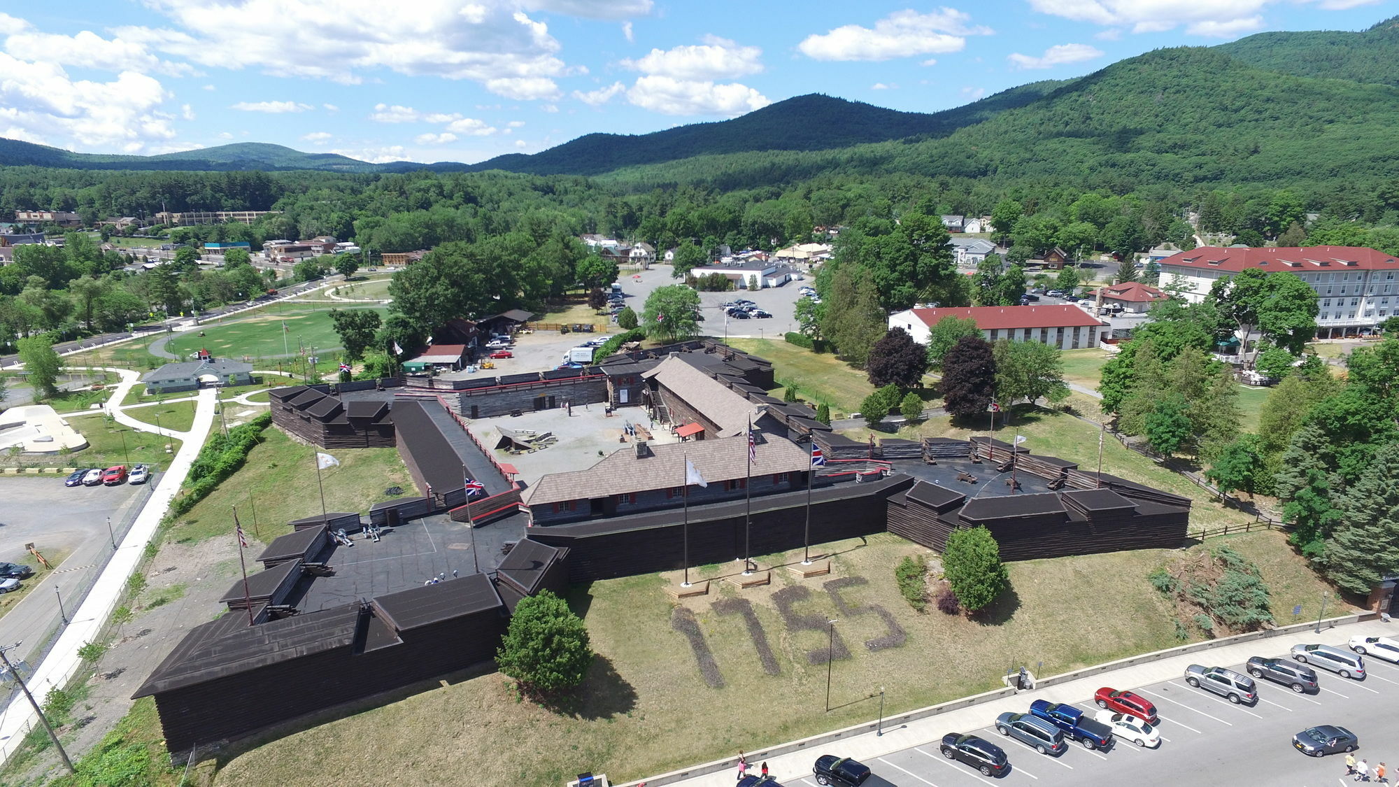 Fort William Henry Hotel Lake George Exterior foto